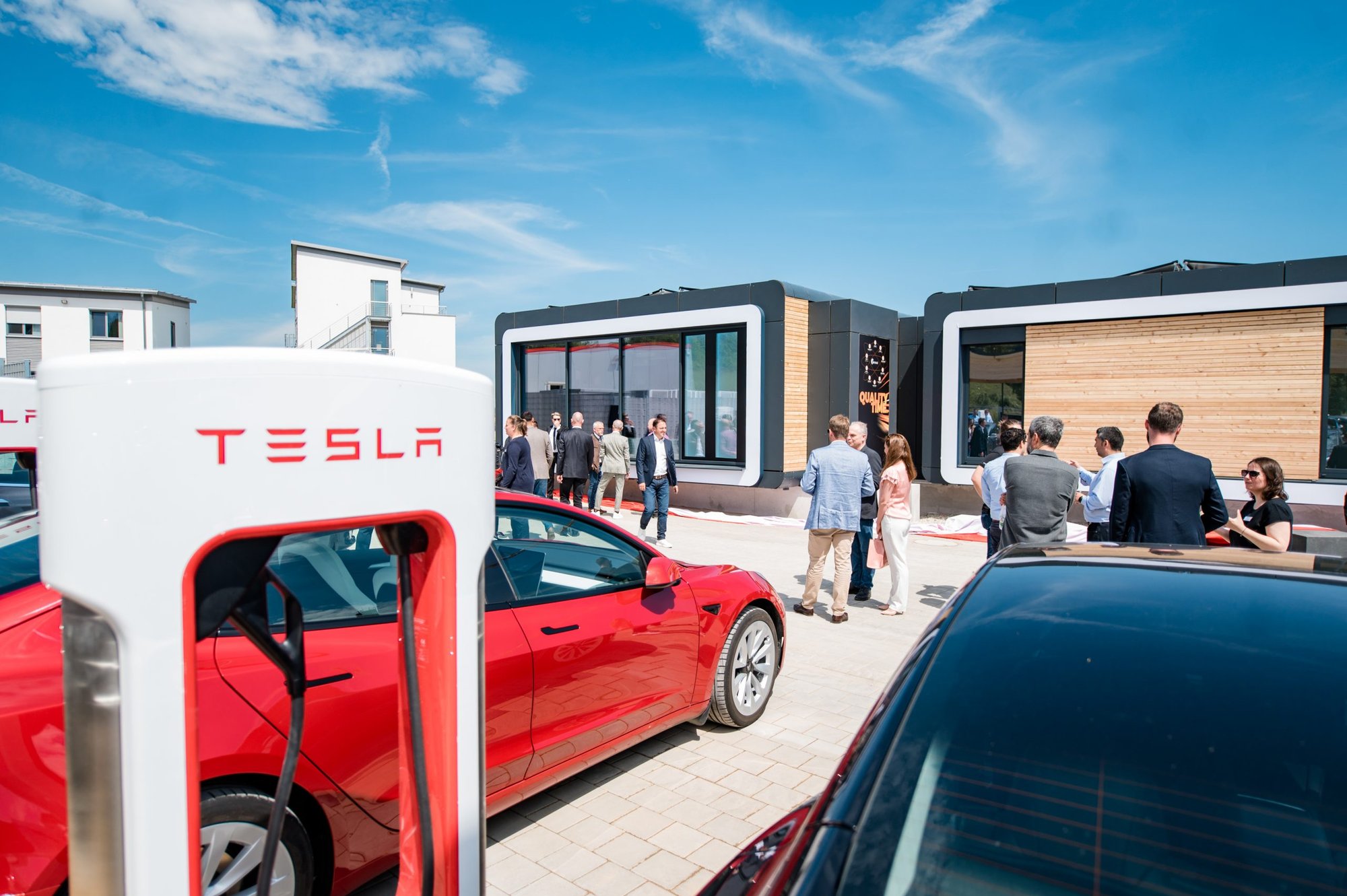 Smart vending machines in Tesla lounges